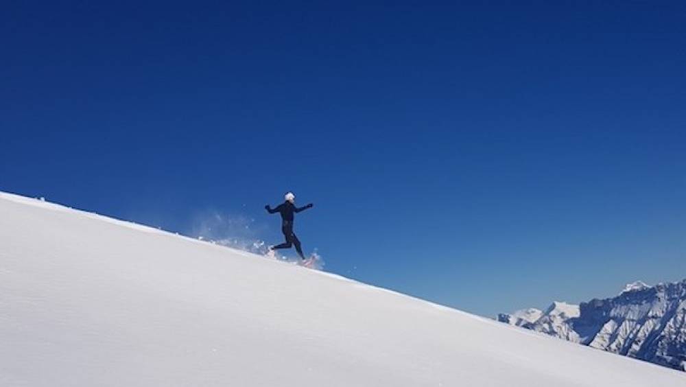 pratiquer raquette a neige hiver