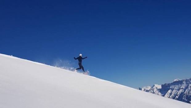 pratiquer raquette a neige hiver