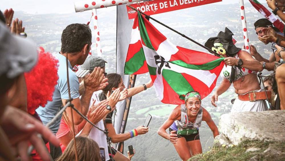 skyrhune d magnini et b lhirondel survolent