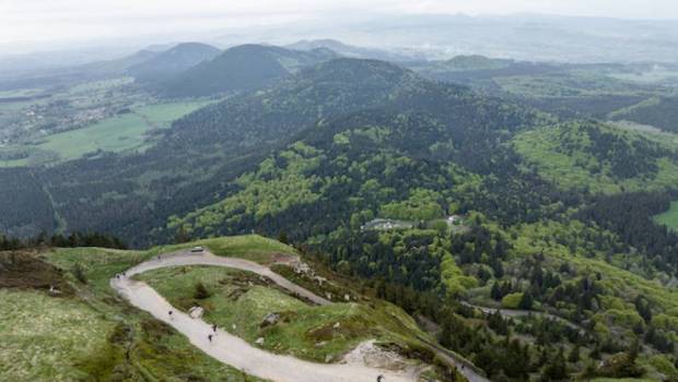 volvic volcanic experience 2023 le plein denergie a volvic