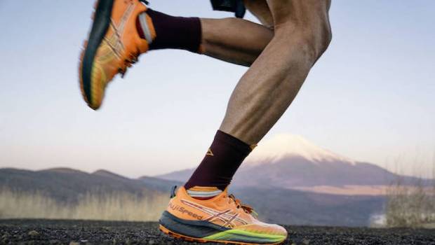 la nouvelle chaussure trail asics fuji speed 2 a plaque carbone