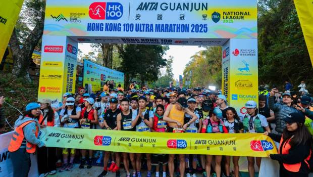 le grand sam de claire bannwarth luca papi et casquette verte sur le hong kong 100