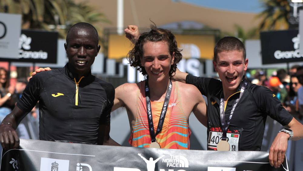 victoire de francesco puppi et jennifer lichter sur la marathon race de la transgrancanaria