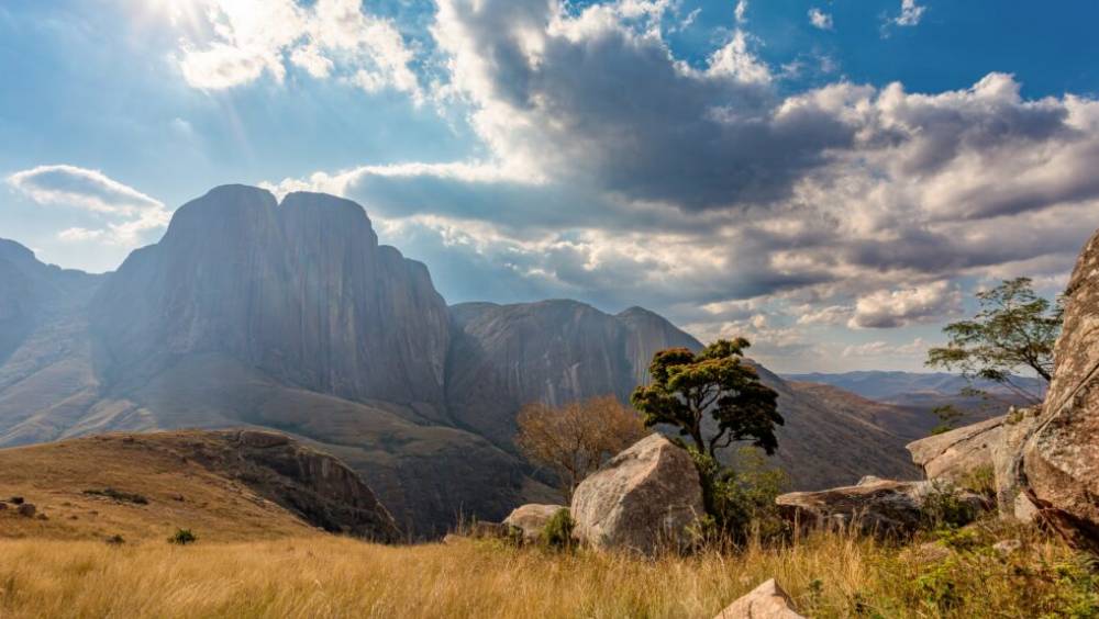 madagascar continent aventures guide ultime des plus beaux trails sentiers naturels